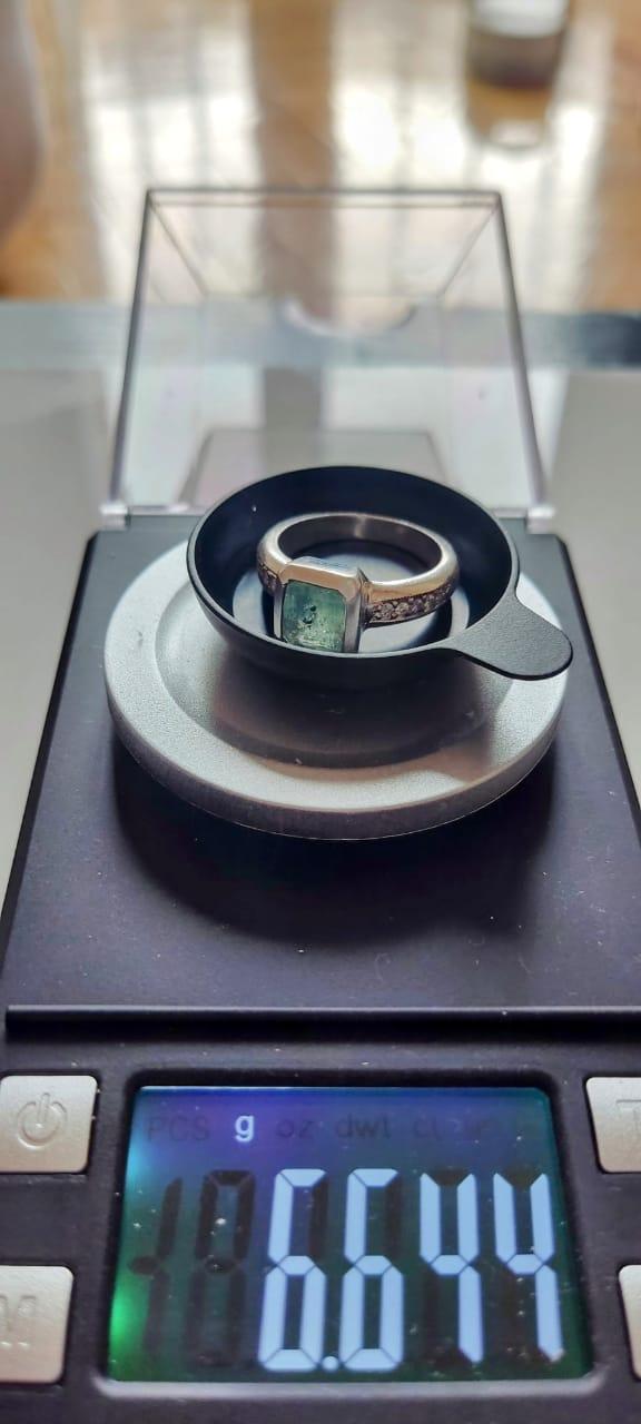 1.35 Ct Colombian Emerald Silver Ring